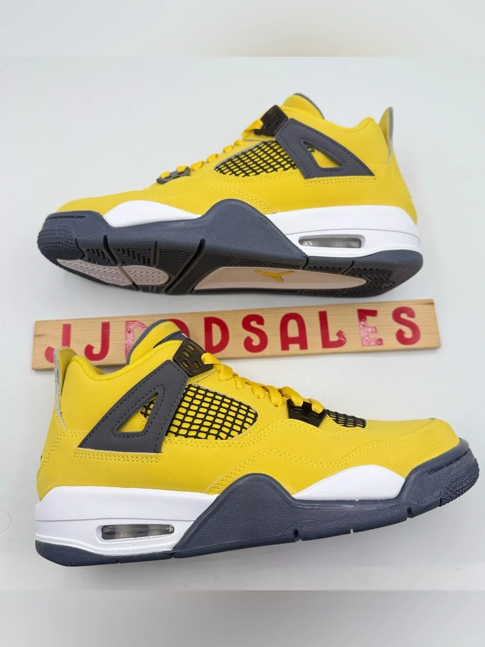 Nike Air Jordan 4 Lightning Tour Yellow GS 408452-700 Size 7Y/ Women's Size 8.5